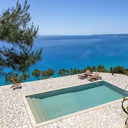 فيلة Skali Retreat *